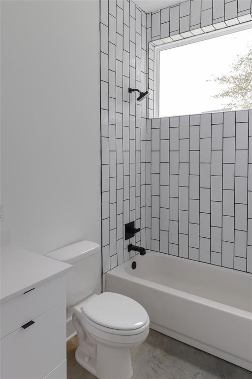 Foto del edificio - 3807 E 51st St