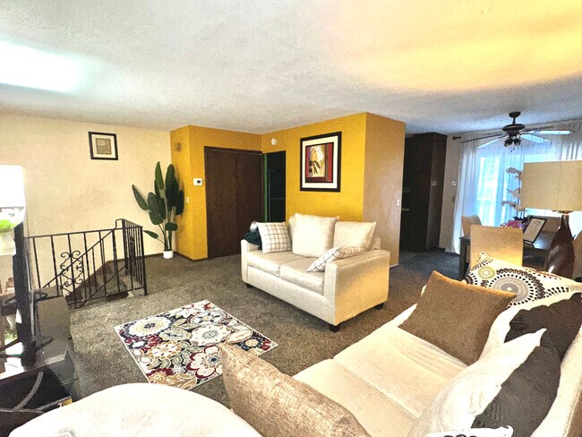 Sala de estar - 8236 Douglas Cir N