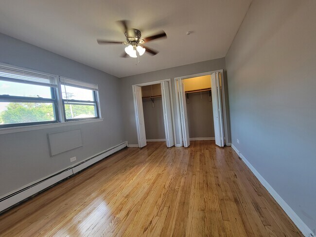Foto del edificio - 8701 S Clyde Ave