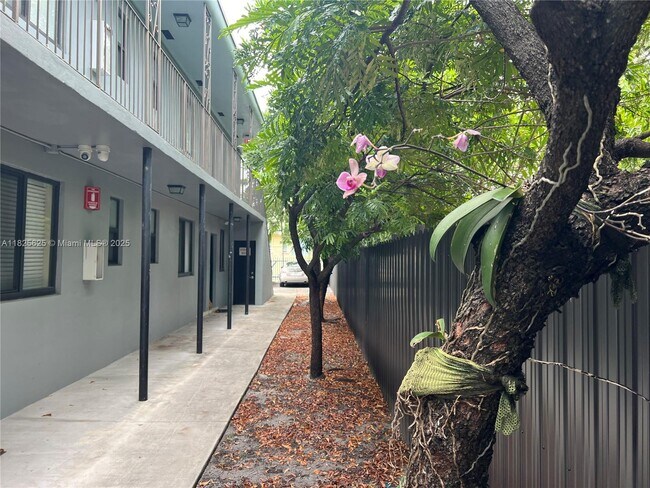 Foto del edificio - 421 SW 6th St