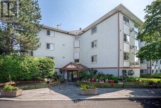 Building Photo - 318 Lorry Greenberg Dr