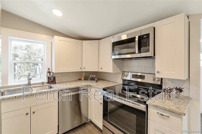 Foto del edificio - 2868 Benton St