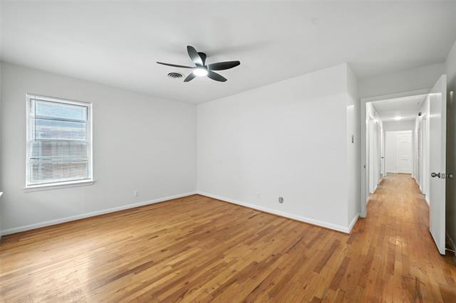 Foto del edificio - 304 N Bonham Dr