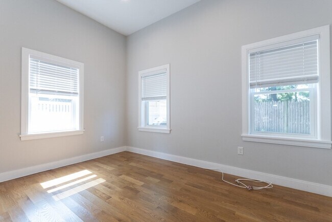 Building Photo - 174 Grampian Way