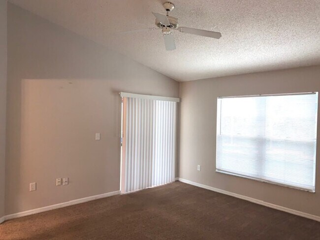 Foto del edificio - 1140 Zachary Ridge Ct