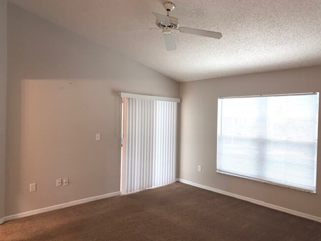 Building Photo - Home For Rent