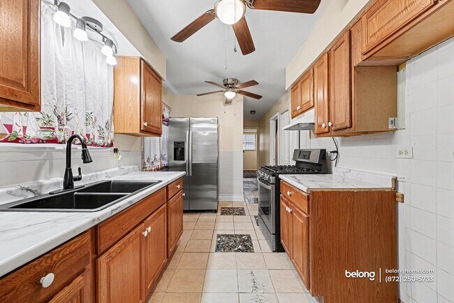 Foto del edificio - 1138 W 115th St