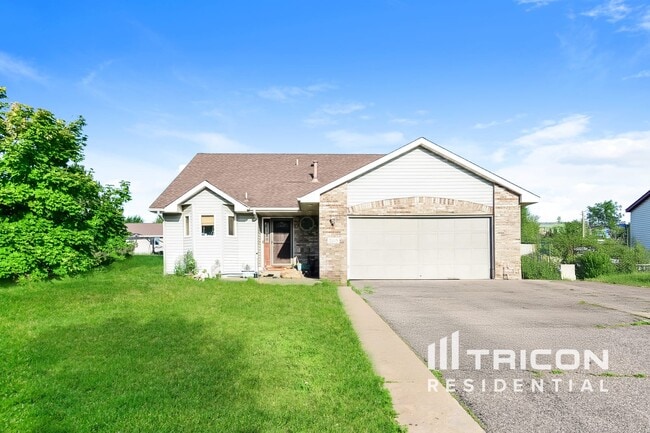 Building Photo - 5215 Pond View Ln