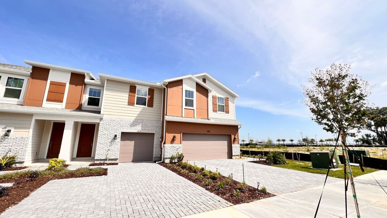 Foto principal - Stunning BRAND NEW 3 Bedroom / 2.5 Bath To...