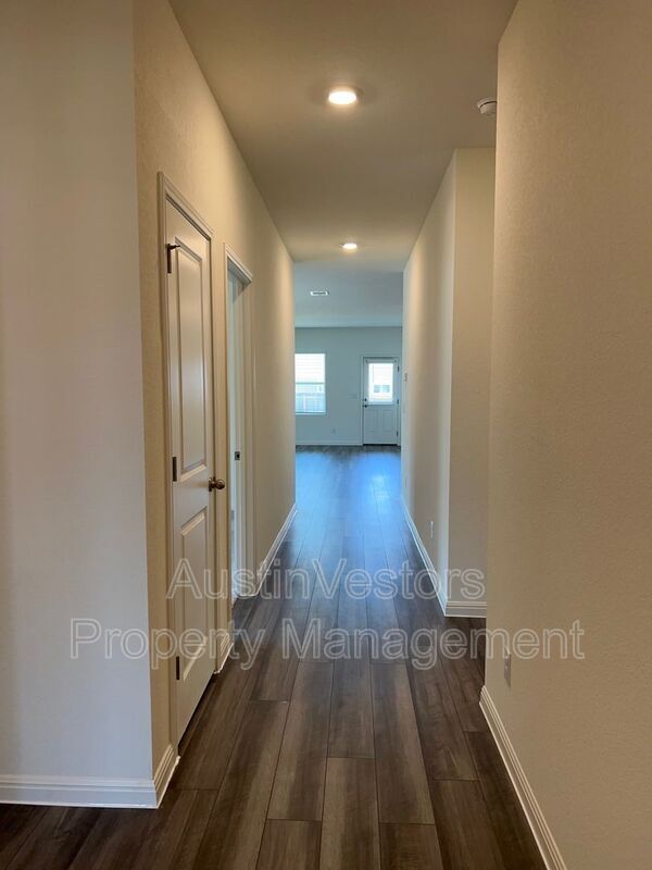Building Photo - 130 Rubrum Rd