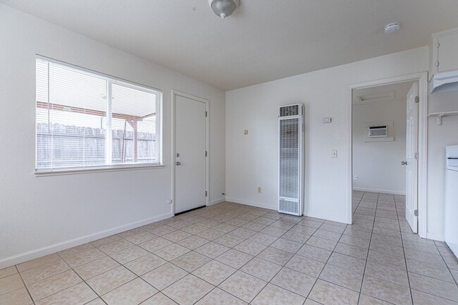 Foto del edificio - 1435 Nadine Ave