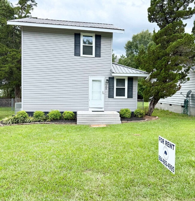 Building Photo - 104 Caron Ln