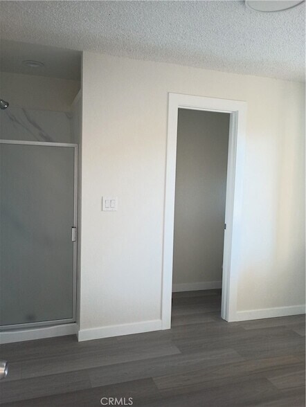 Foto del edificio - 966 E 7th St
