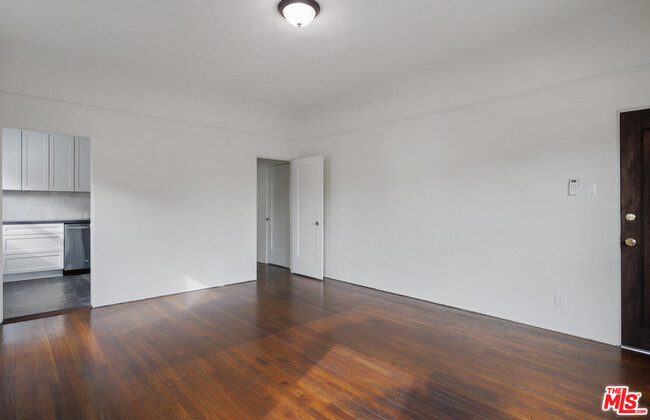 Building Photo - 409 N Curson Ave