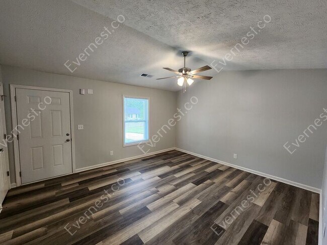 Foto del edificio - 534 Chestnut Ln