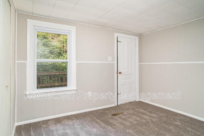 Building Photo - 801 Mohn St