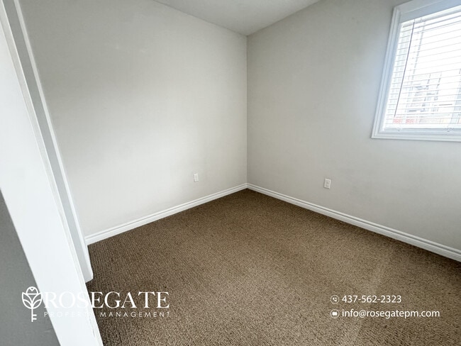 Building Photo - Pet-Friendly 2-Bedroom Apartment with Garage & Driveway Parking – Hamilton