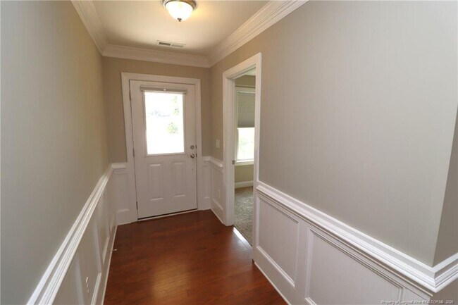 Foto del edificio - 1428 Providence Green Ln