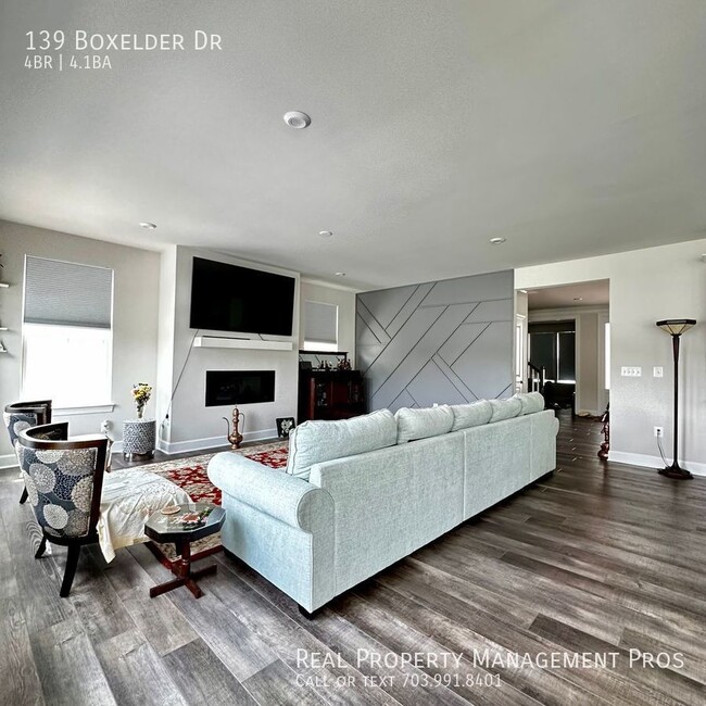 Building Photo - Spacious Single Family Home in Stafford/ N...