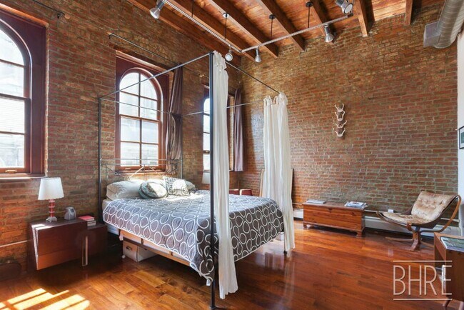 Foto del edificio - LOVELY CARRIAGE HOUSE IN PRIME CARROLL GAR...