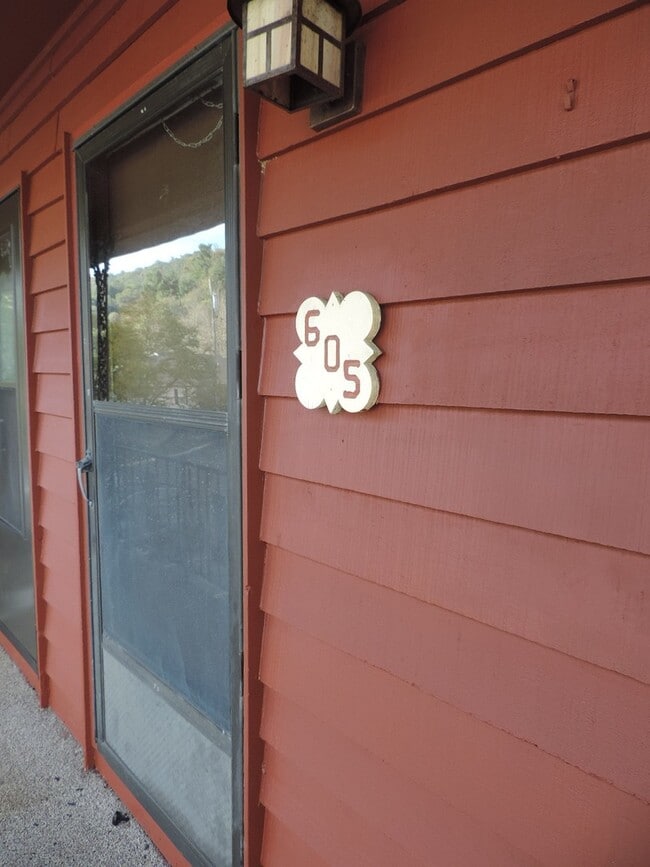 Photo - Desirable High Country Condo, Larger 1/1; Will Go Fast!!!!