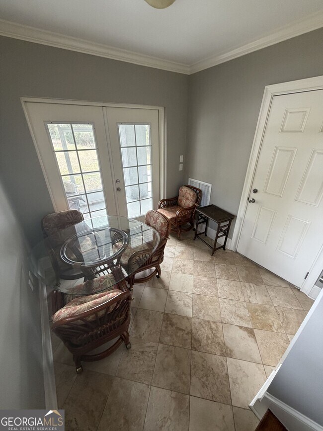 Foto del edificio - 102 Riverfront Cir