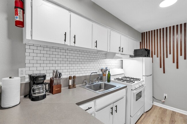 Building Photo - 1840 Richmond Ave.