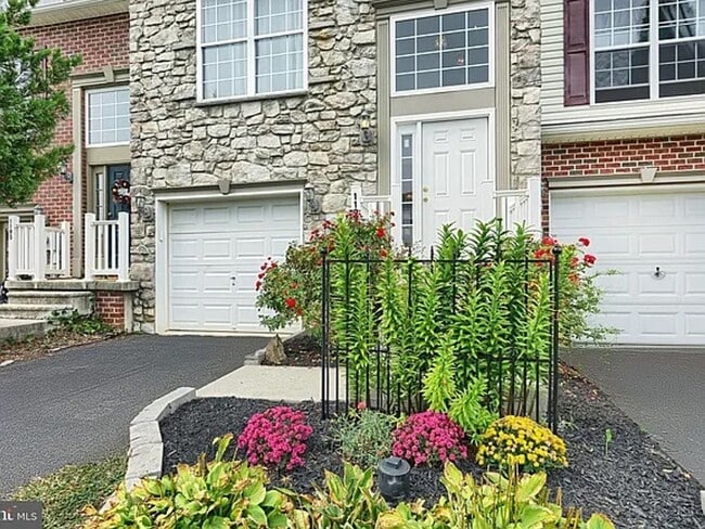 Building Photo - 1193 Ledge Dr