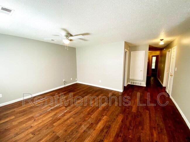 Building Photo - 1068 S Greer St