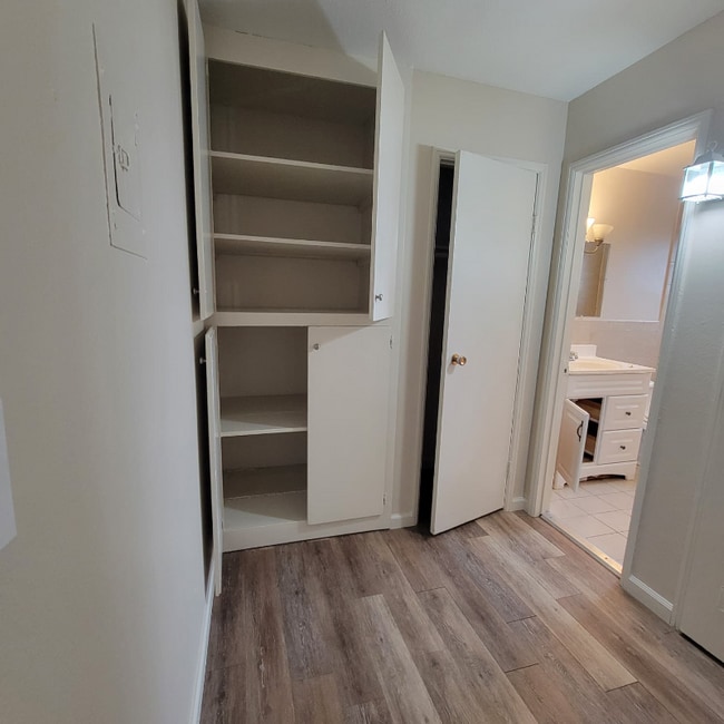 Building Photo - 1311 E San Bruno Ave