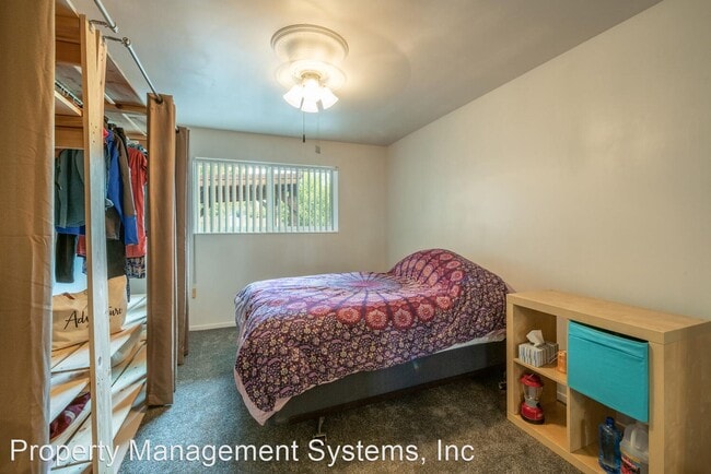 Building Photo - 1 br, 1 bath House - 2199 E Carriage Lane #2