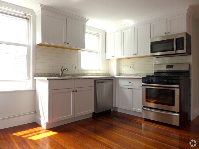 Building Photo - 19 Montfern Ave