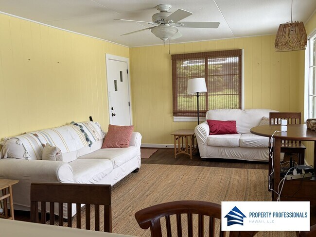 Foto del edificio - Furnished 2 Bedroom w/ Bonus Studio Downstairs