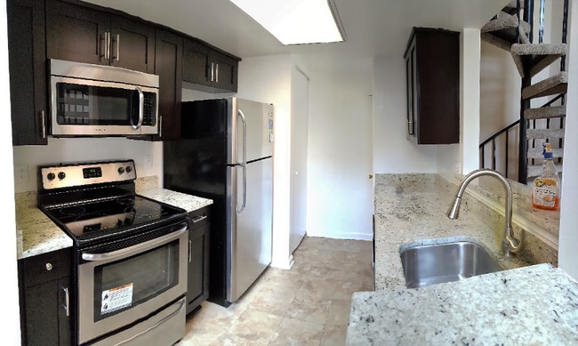 Building Photo - 919 Westhaven Dr