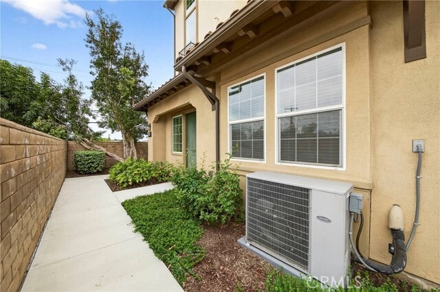 Building Photo - 1220 W La Habra Blvd