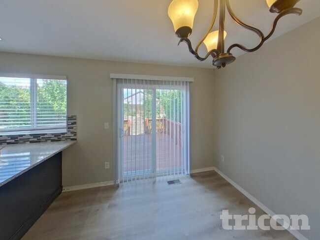 Building Photo - 7262 Campstool Dr