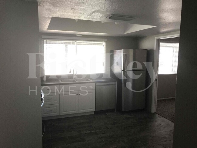 Foto del edificio - 4809 W Laurel Ln