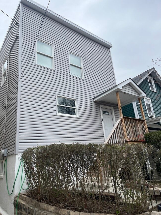 Building Photo - 165 Church St