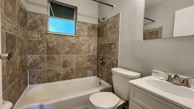 Foto del edificio - 480 Pittsfield Dr