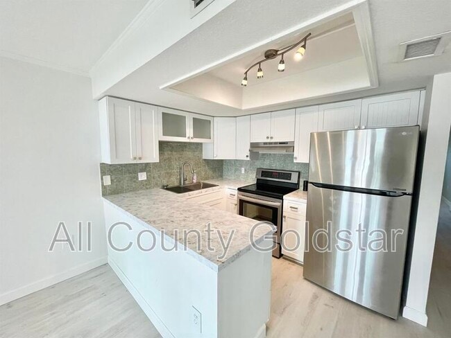 Building Photo - 4410 Warren Ave