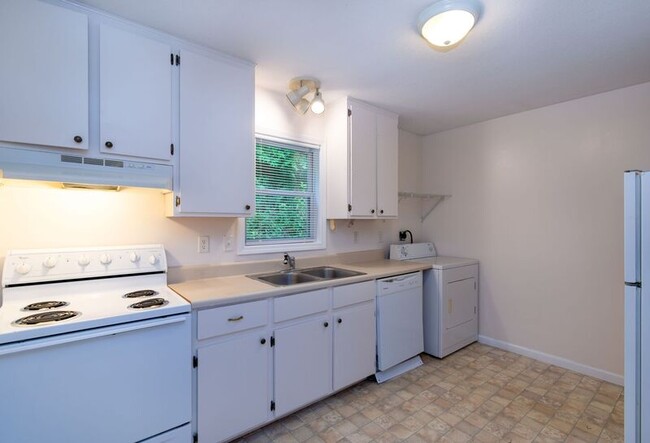 Building Photo - 109 Citadel Dr