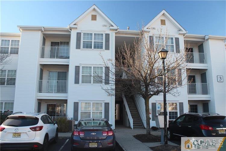 336 Waterford Dr, Edison, NJ 08817 Room for Rent in Edison, NJ