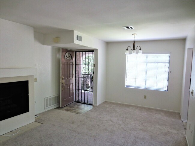 Foto del edificio - Two Master bedroom suites in High Ridge at...