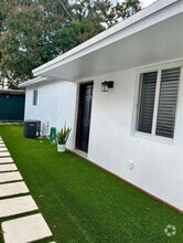 Building Photo - 2036 SW 57th Ct