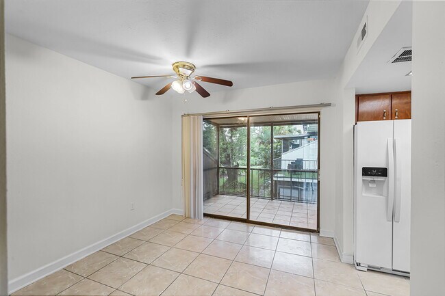 Building Photo - 6095 Village Cir N
