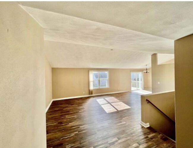 Building Photo - 3063 Bauer Dr