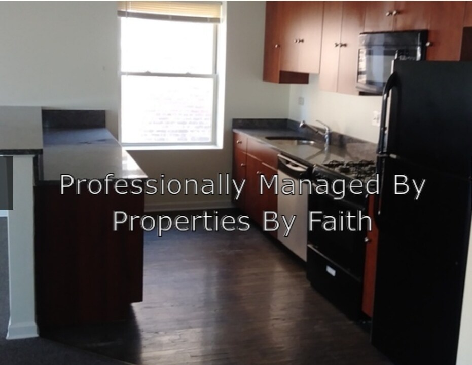 Foto principal - 7514 S Essex Ave