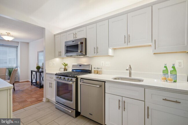Building Photo - 4515 Willard Ave