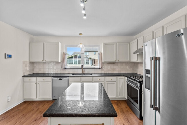 Building Photo - 4051 Sarah Ann Dr