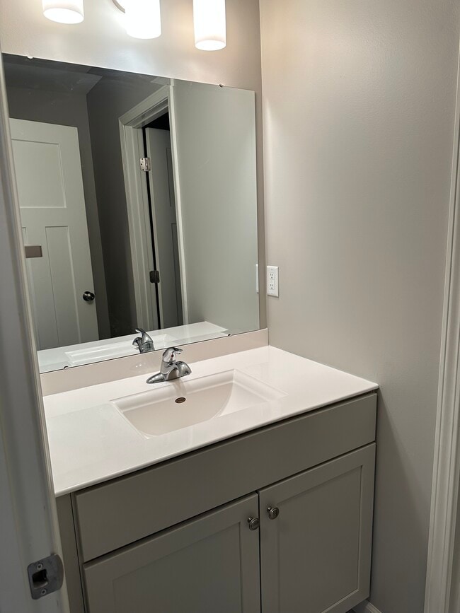 Building Photo - 208 25th St SE